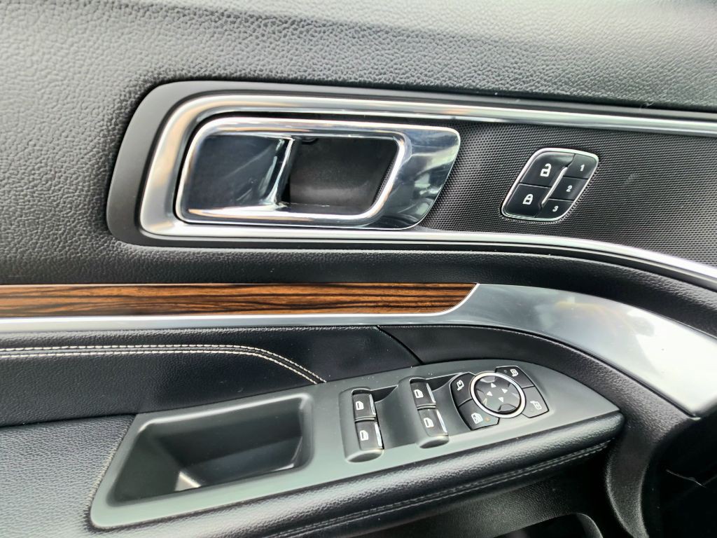 2017 Ford Explorer Image 15