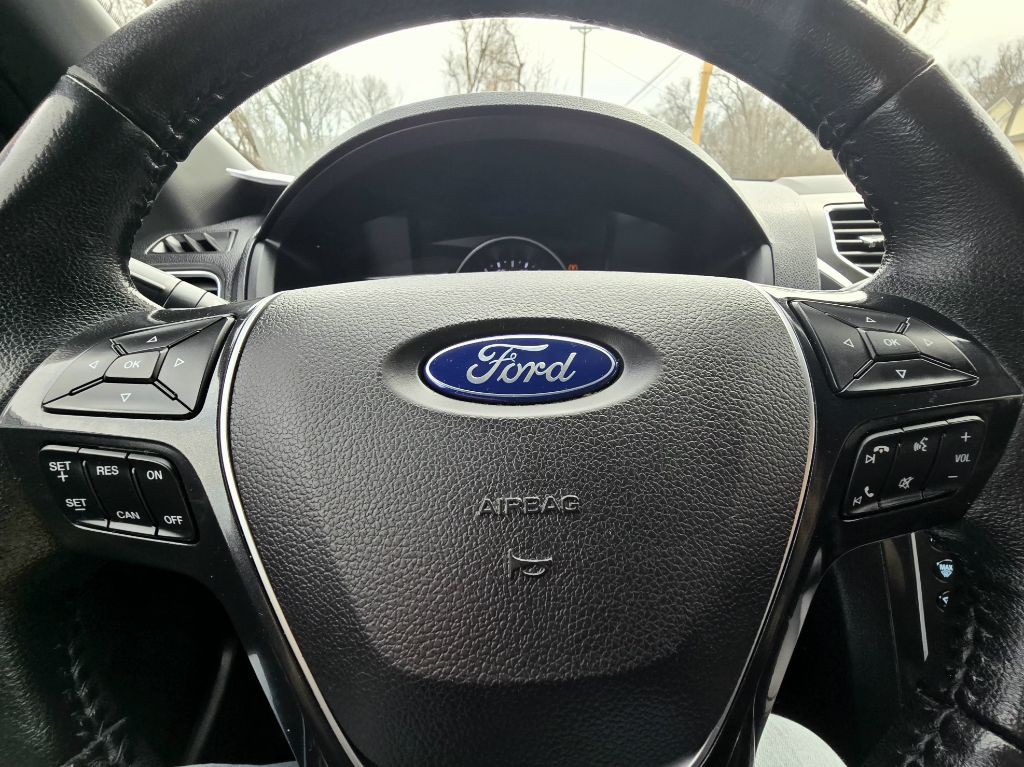 2017 Ford Explorer Image 17