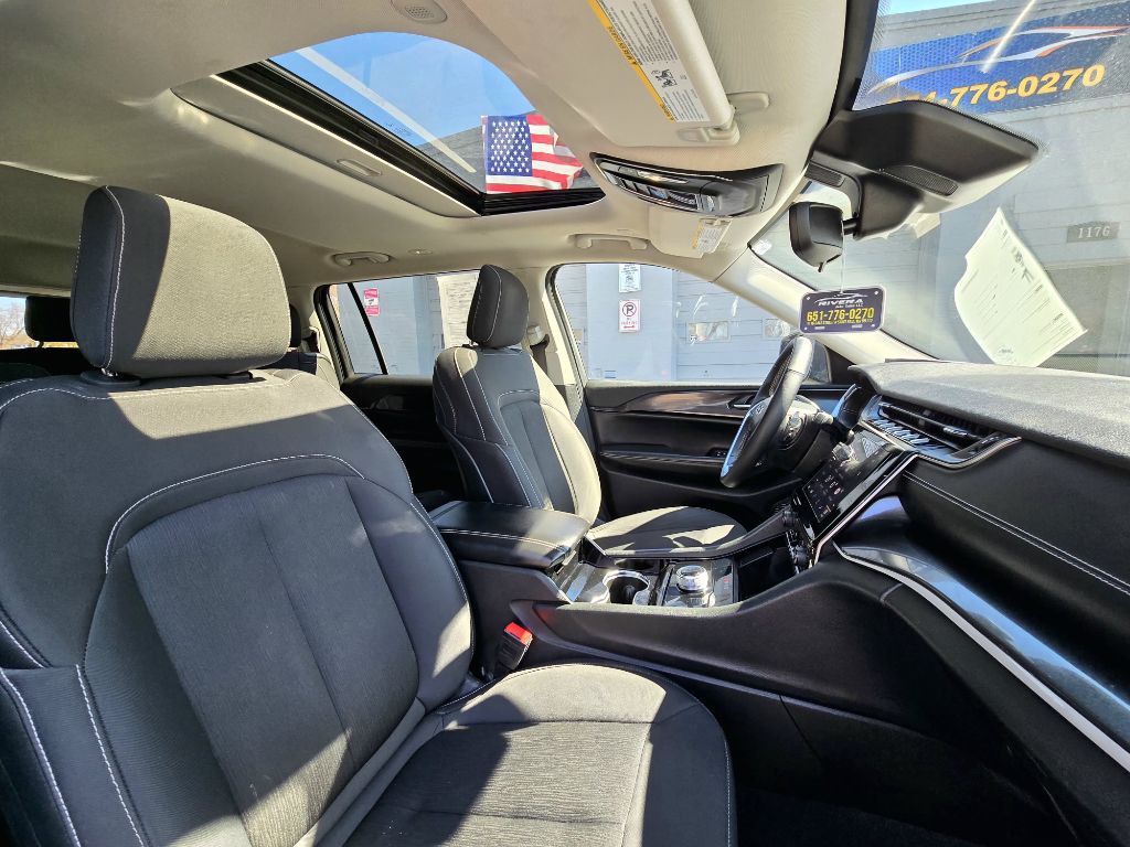 2023 Jeep Grand Cherokee Image 9