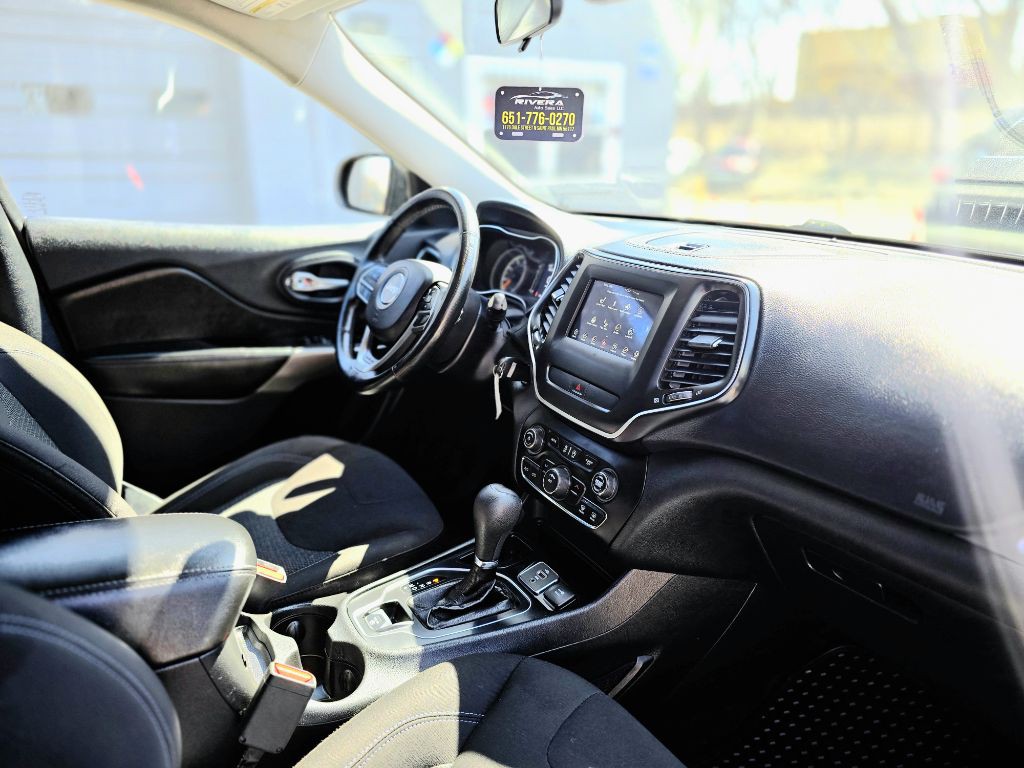 2019 Jeep Cherokee Image 9