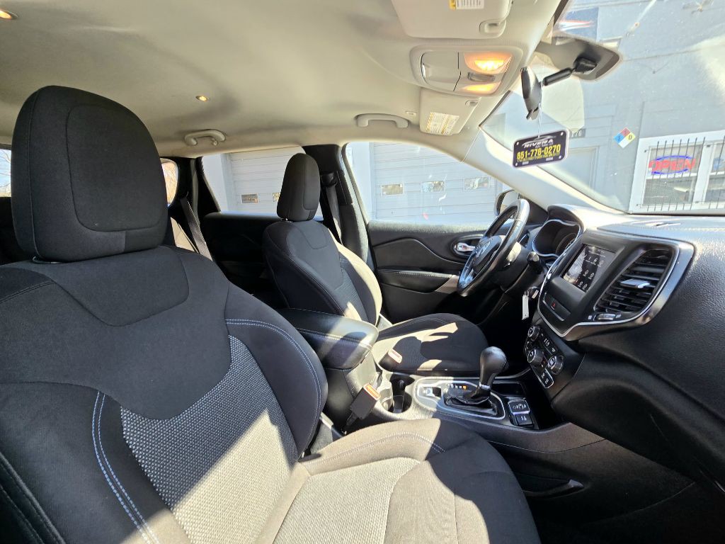 2019 Jeep Cherokee Image 10