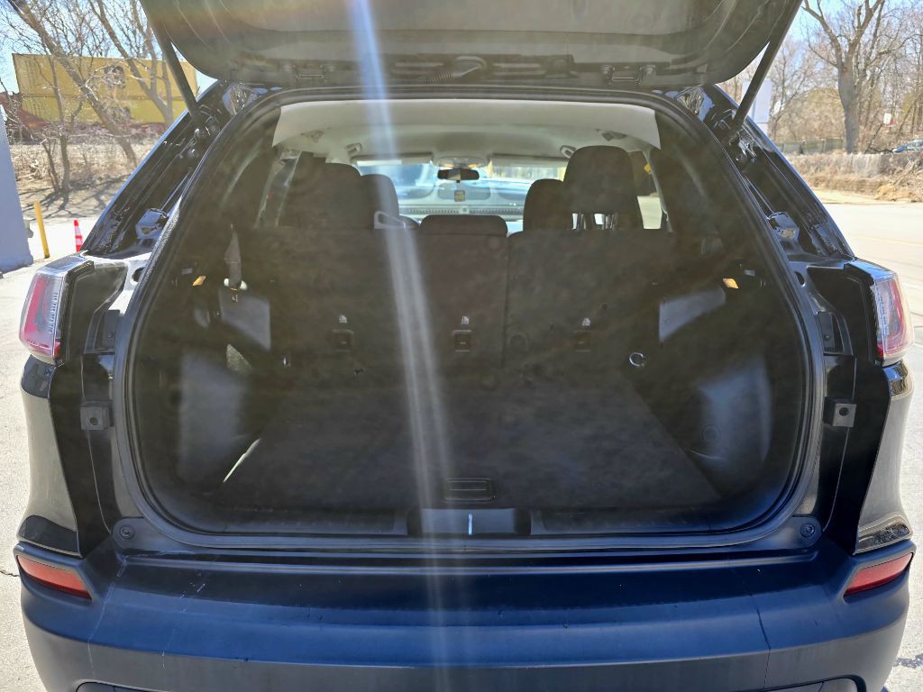 2019 Jeep Cherokee Image 12