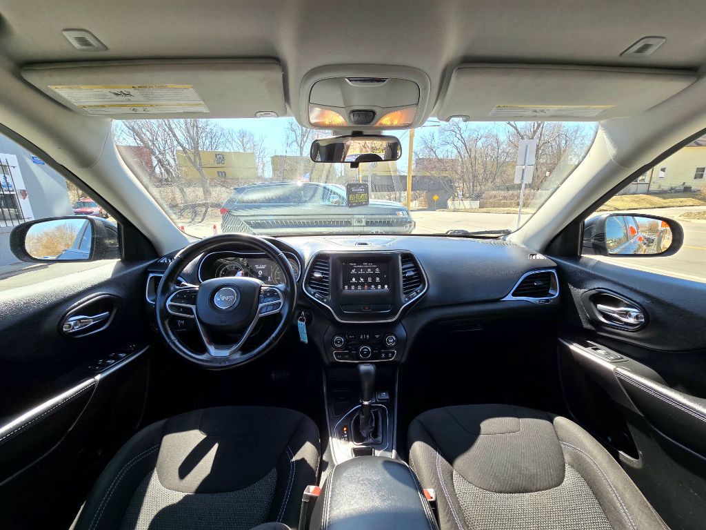 2019 Jeep Cherokee Image 13