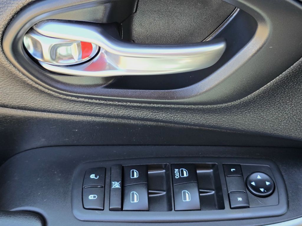 2019 Jeep Cherokee Image 14