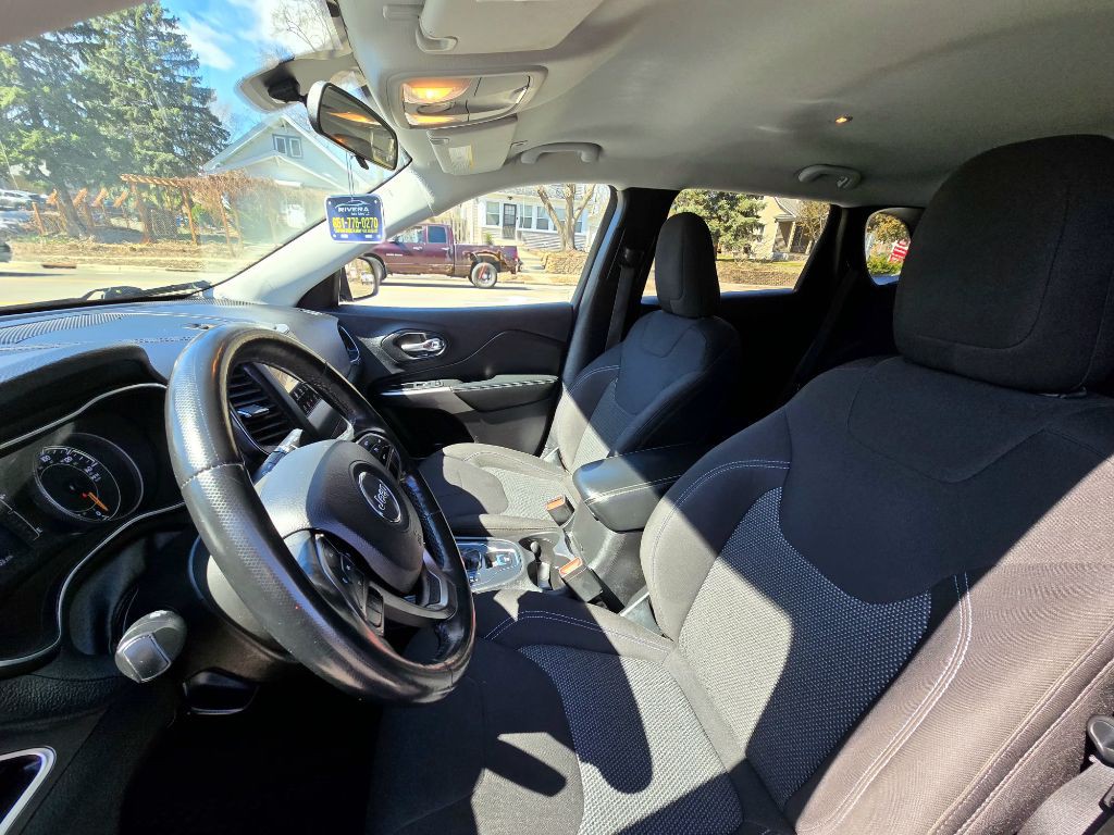 2019 Jeep Cherokee Image 15