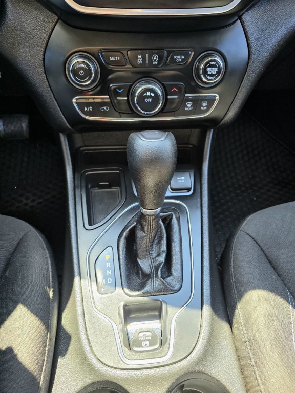 2019 Jeep Cherokee Image 19