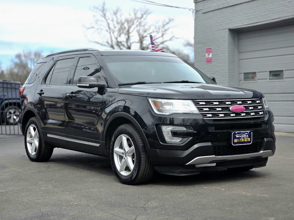 2016 Ford Explorer Image 2