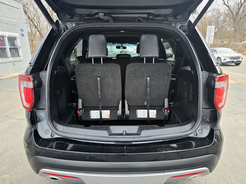 2016 Ford Explorer Image 12