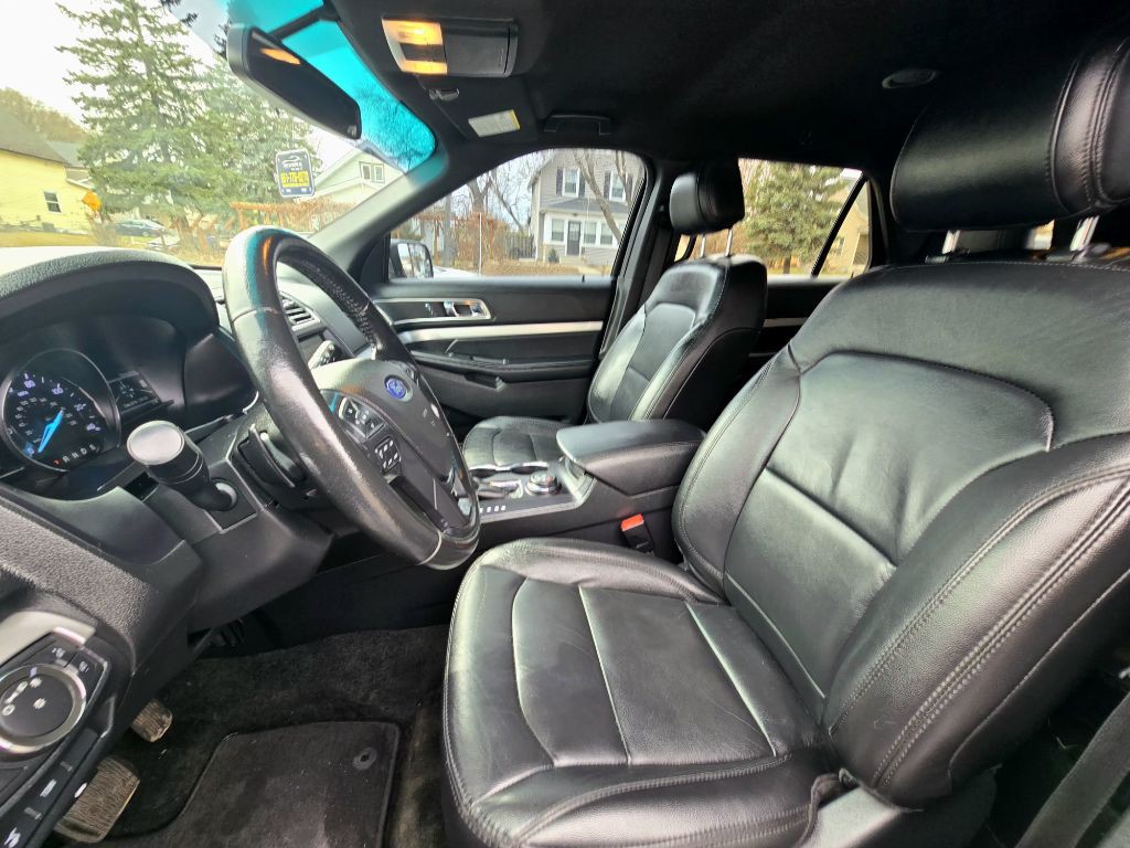 2016 Ford Explorer Image 16