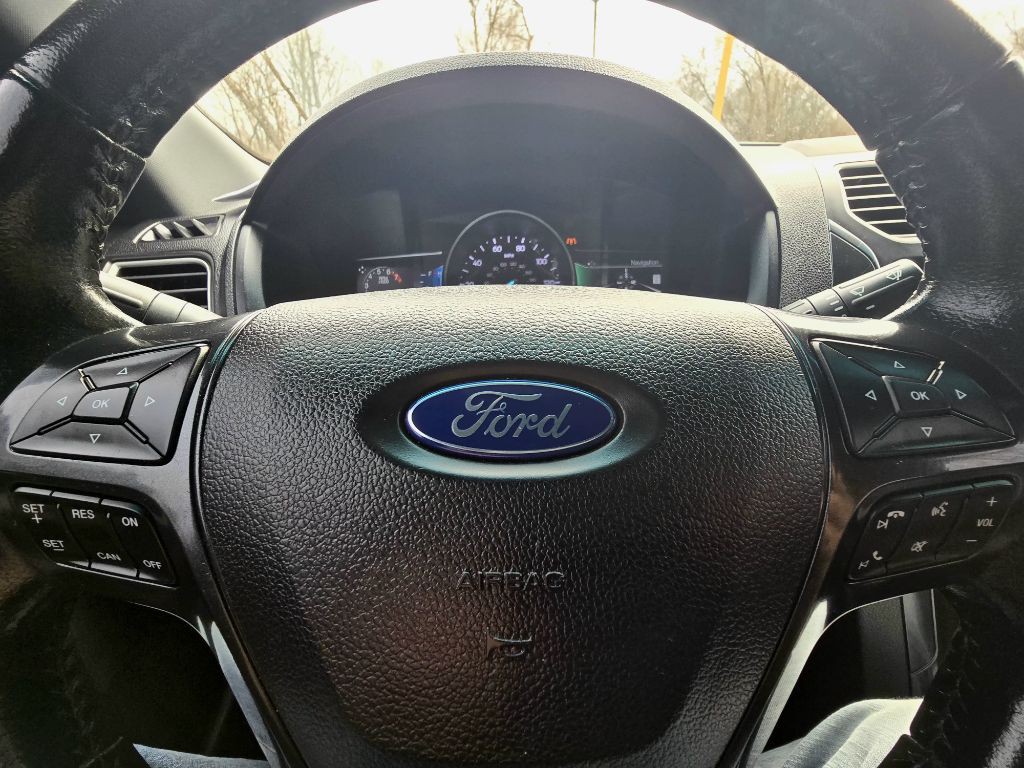 2016 Ford Explorer Image 19