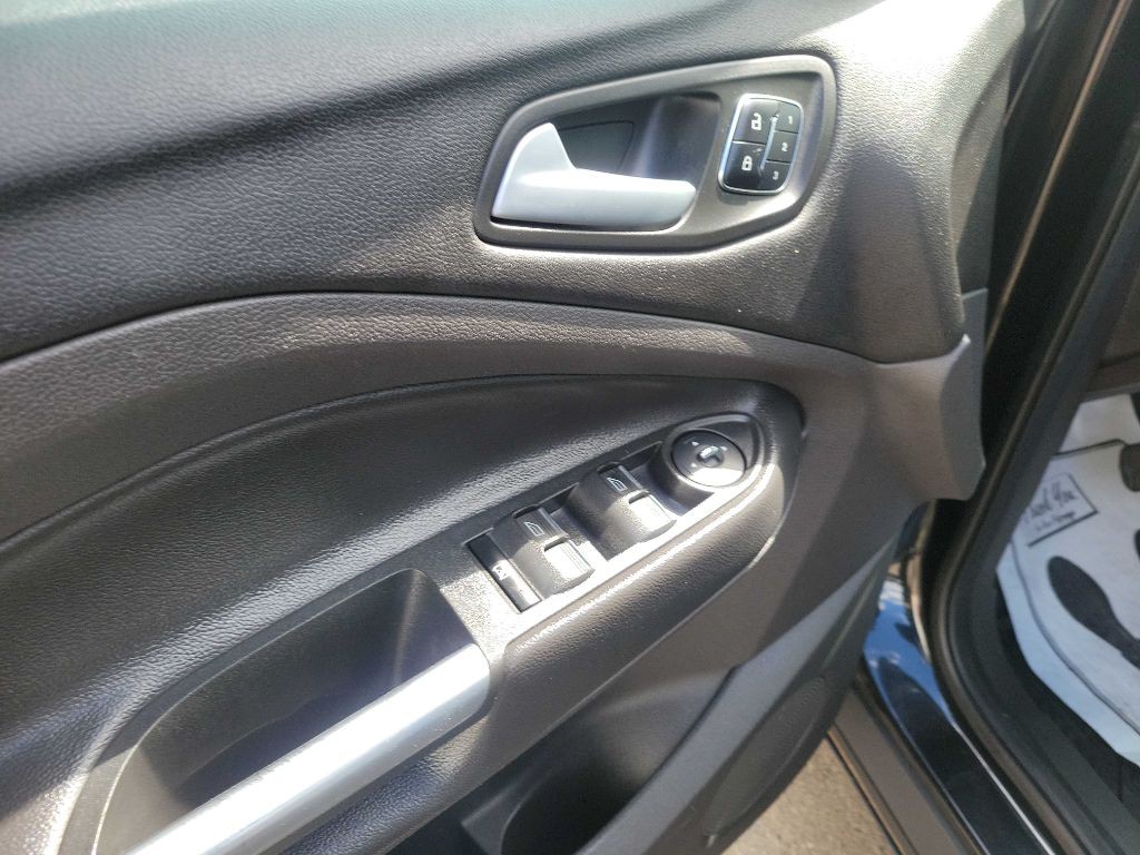 2015 Ford Escape Image 9