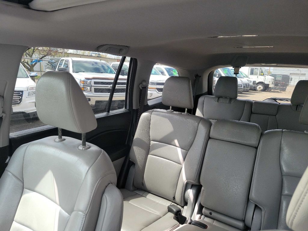 2017 Honda Pilot Image 16