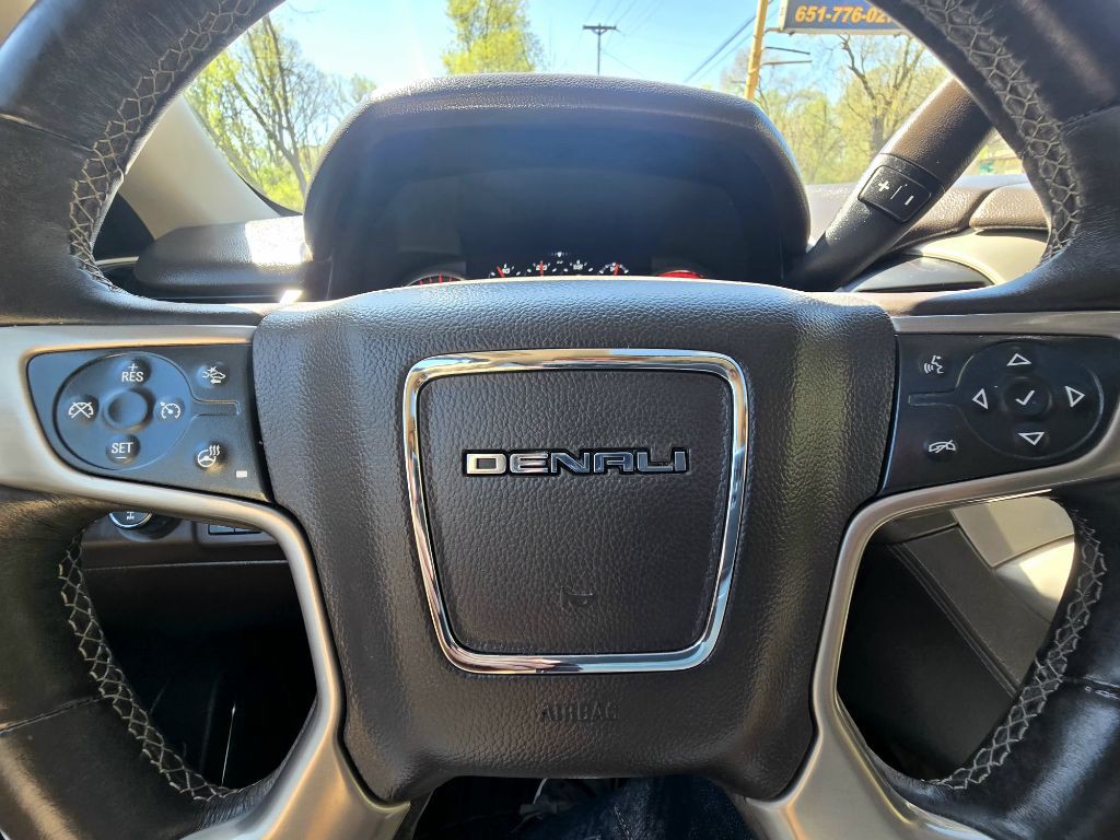 2015 GMC Yukon Image 17