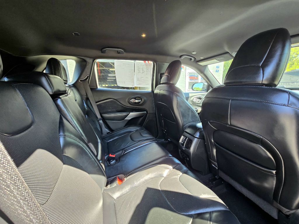 2020 Jeep Cherokee Image 12