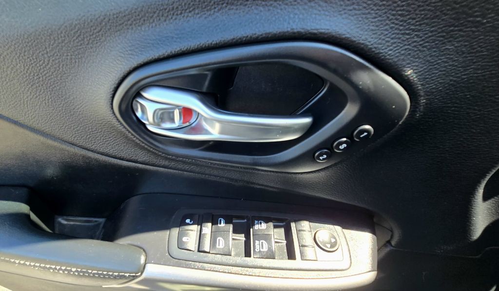 2020 Jeep Cherokee Image 13