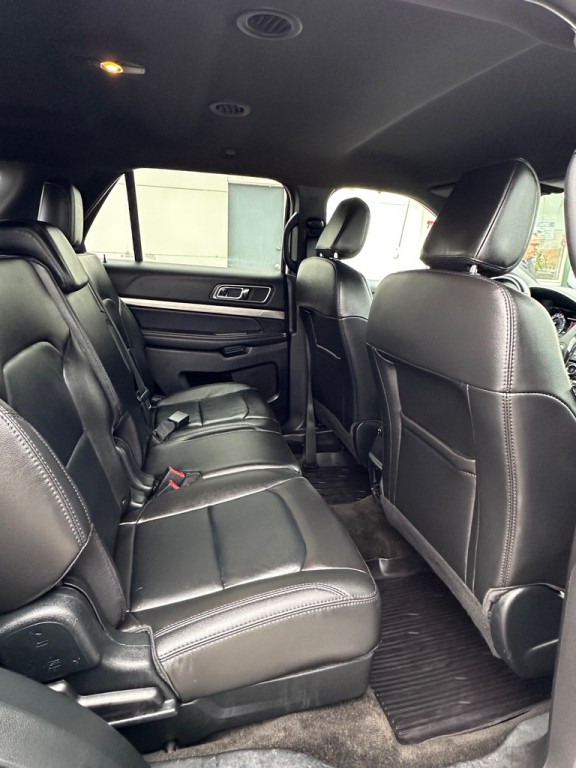 2018 Ford Explorer Image 11