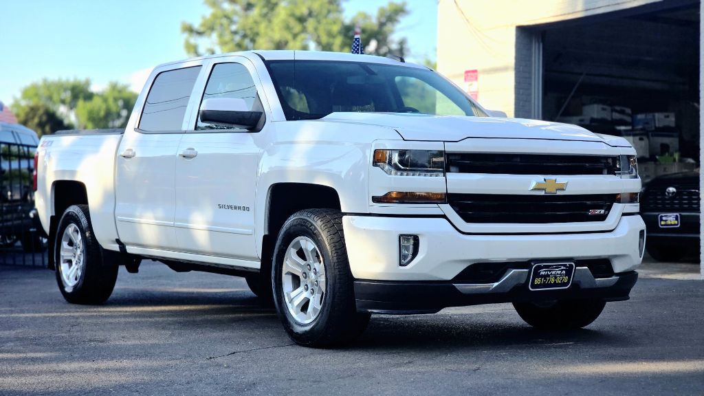 2017 Chevrolet Silverado 1500 Image 2