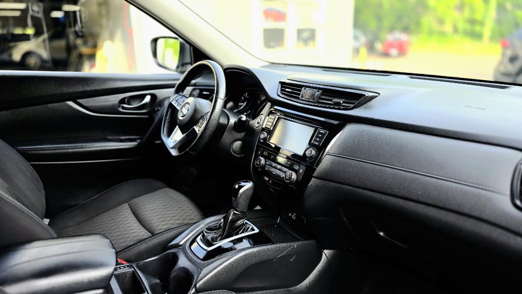 2020 Nissan Rogue Image 11