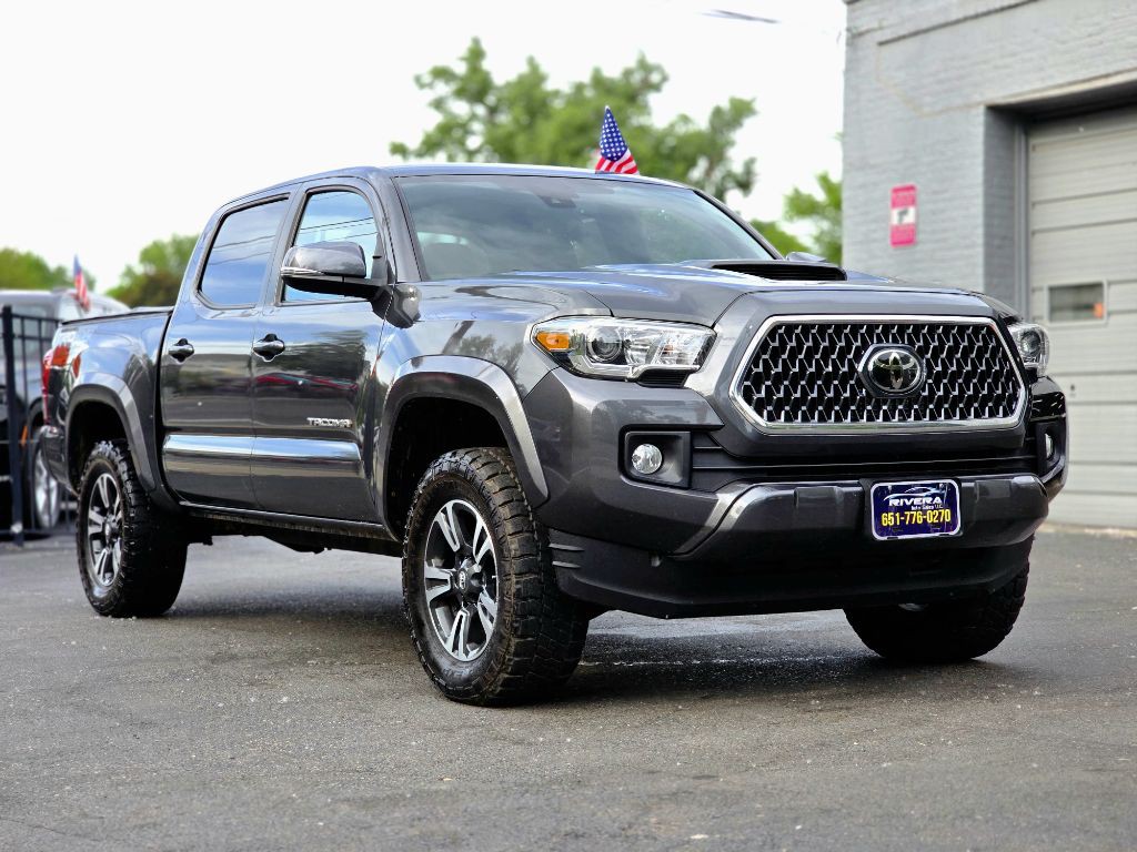 2019 Toyota Tacoma Image 2