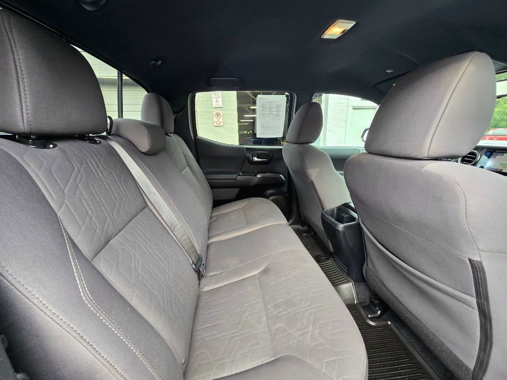 2019 Toyota Tacoma Image 11