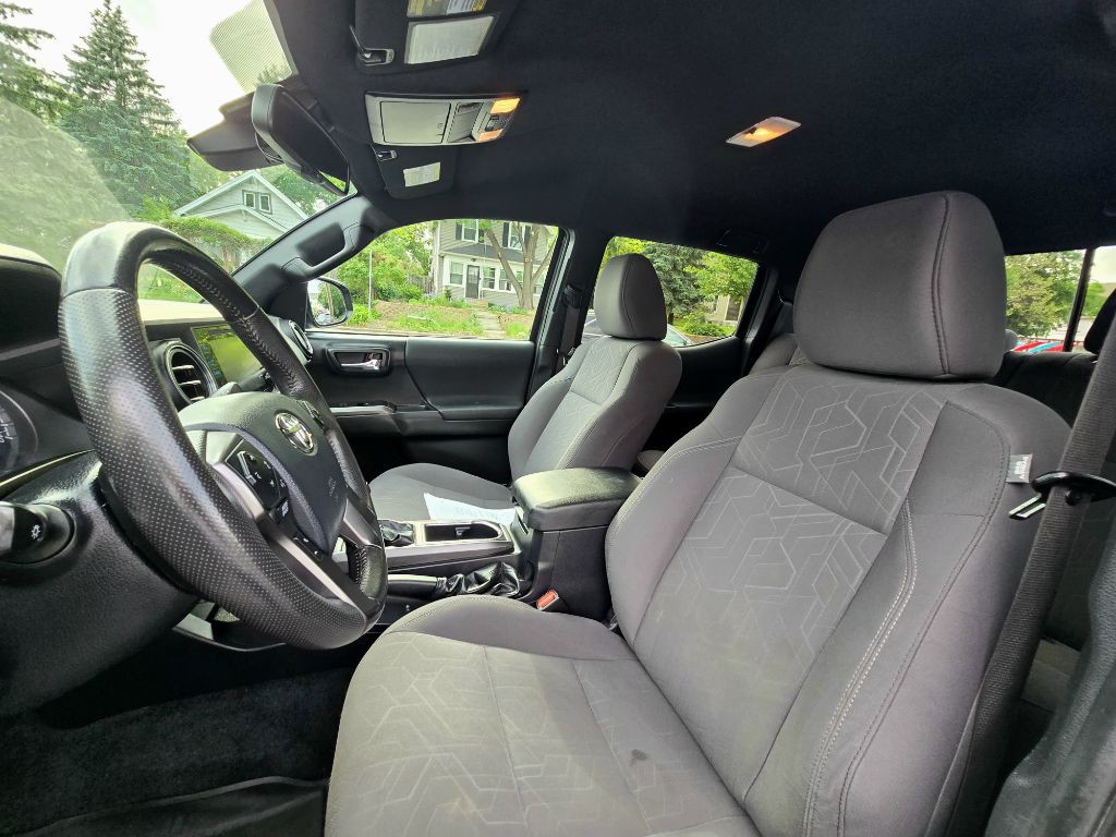 2019 Toyota Tacoma Image 15