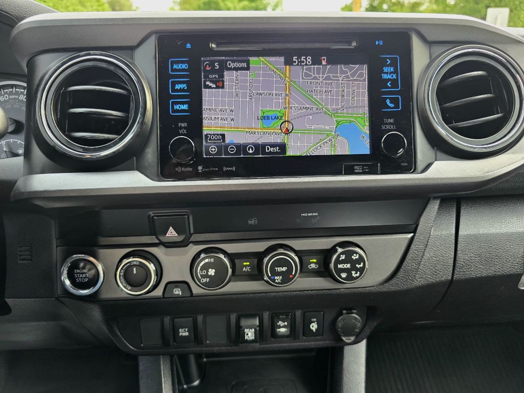 2019 Toyota Tacoma Image 18