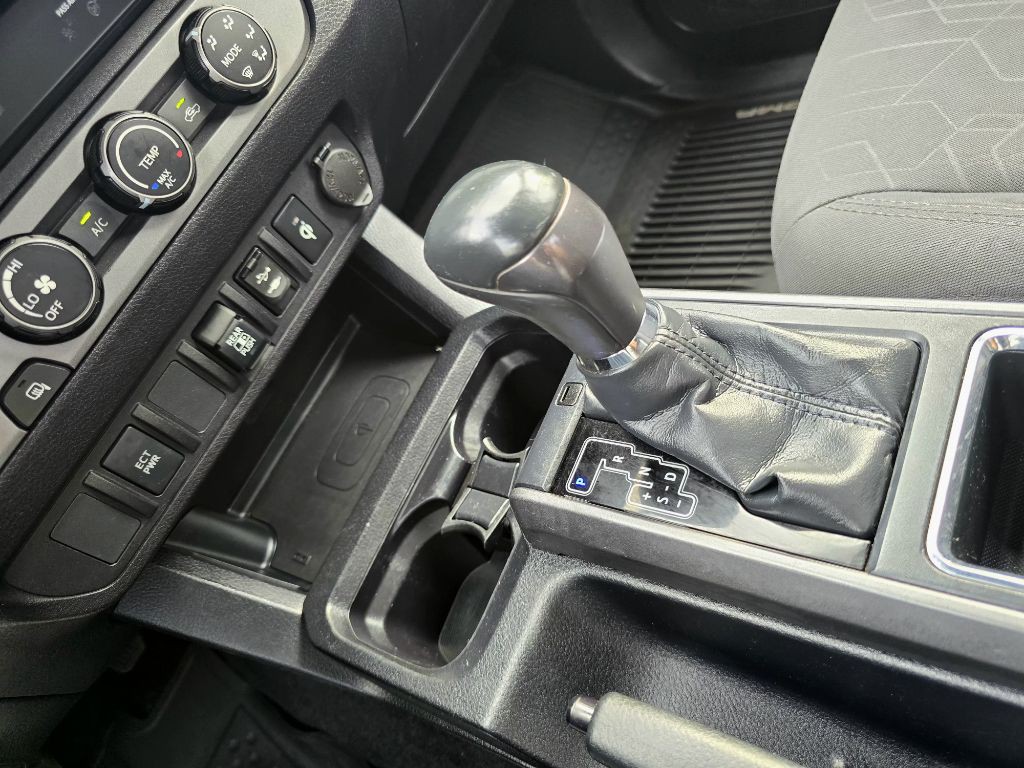 2019 Toyota Tacoma Image 19