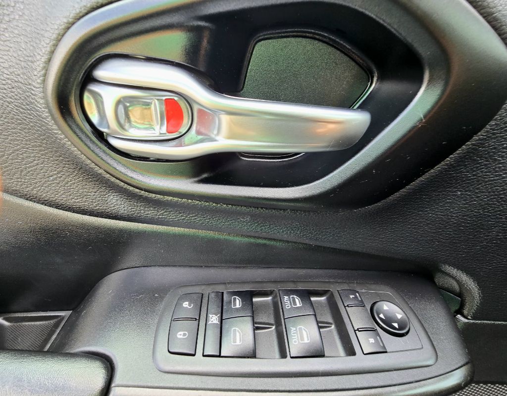 2021 Jeep Cherokee Image 14