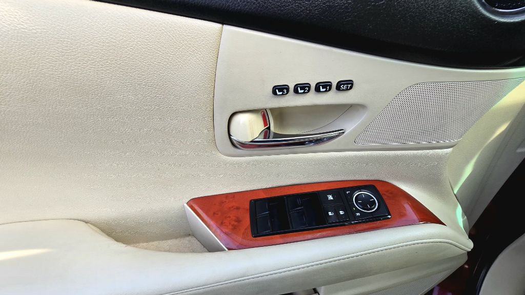 2011 Lexus RX Image 15