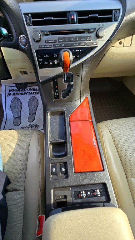2011 Lexus RX Image 16