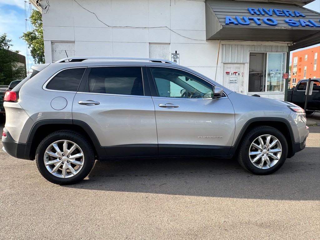 2017 Jeep Cherokee Image 5