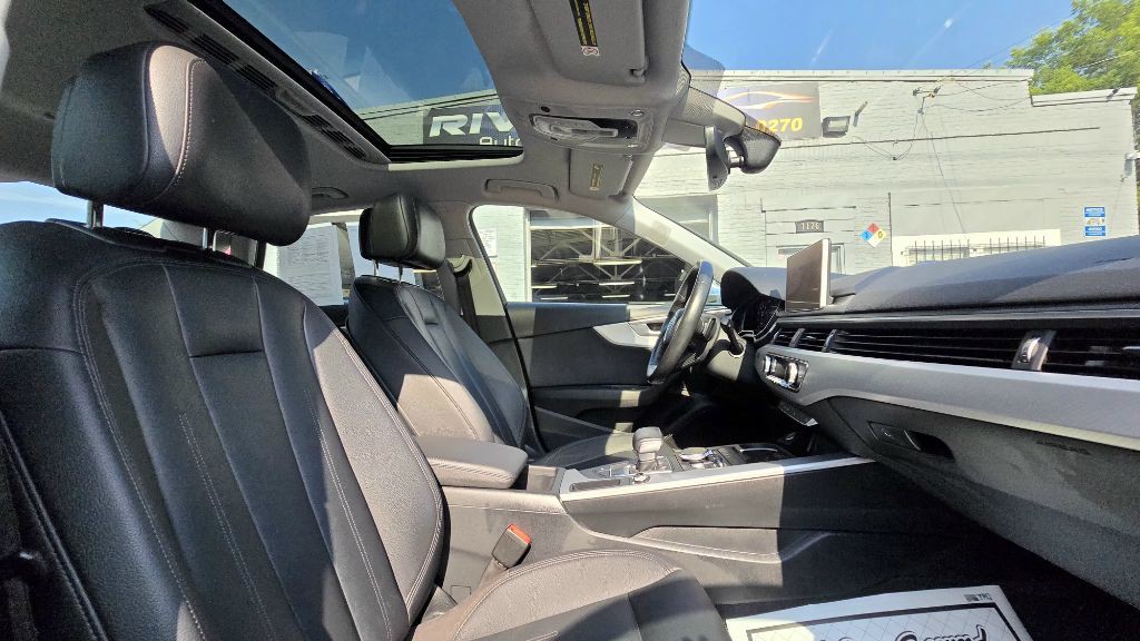 2017 Audi A4 Image 10