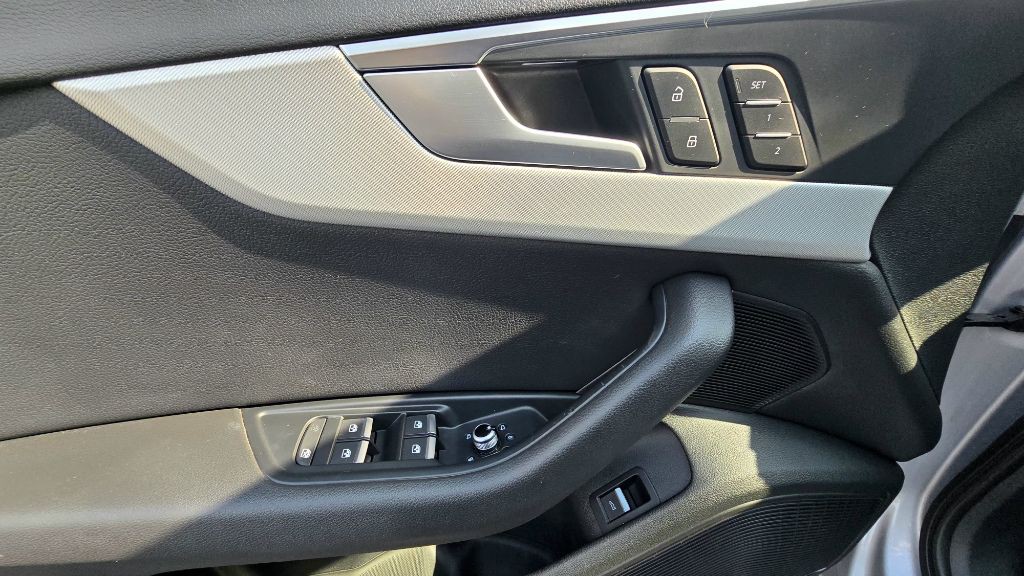 2017 Audi A4 Image 14