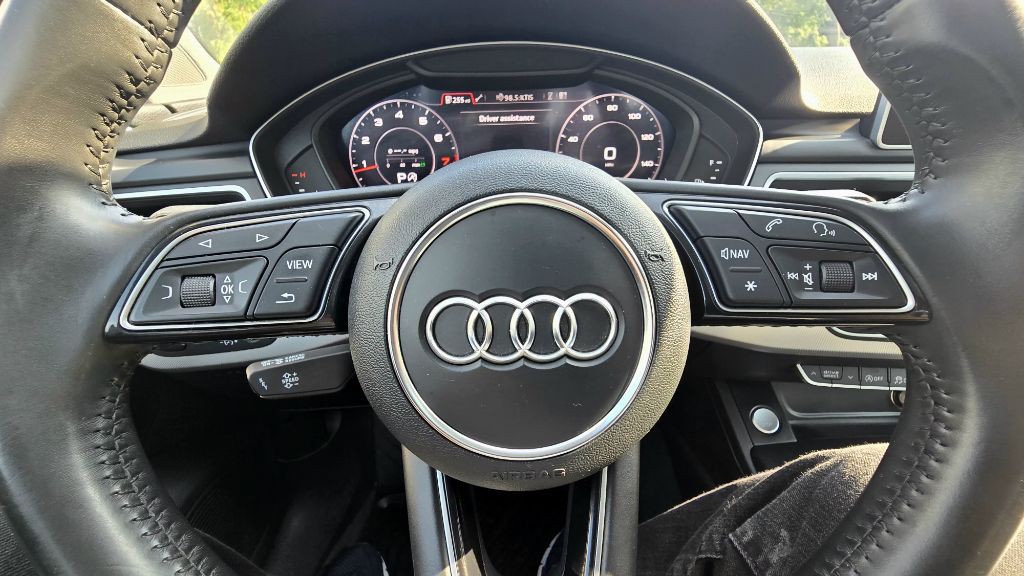 2017 Audi A4 Image 16