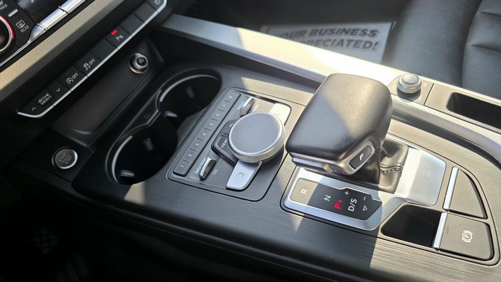 2017 Audi A4 Image 18