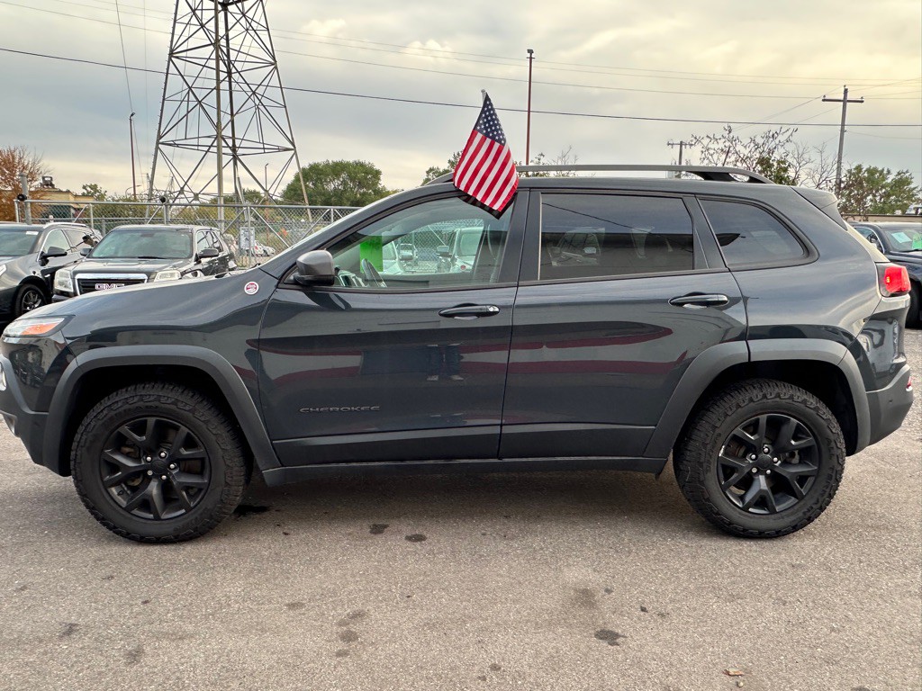2016 Jeep Cherokee Image 2