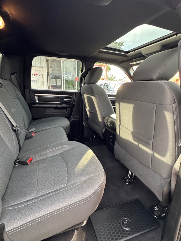 2021 RAM 1500 Image 9