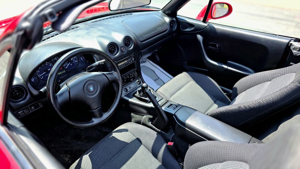 1999 Mazda MX-5 Miata Image 10