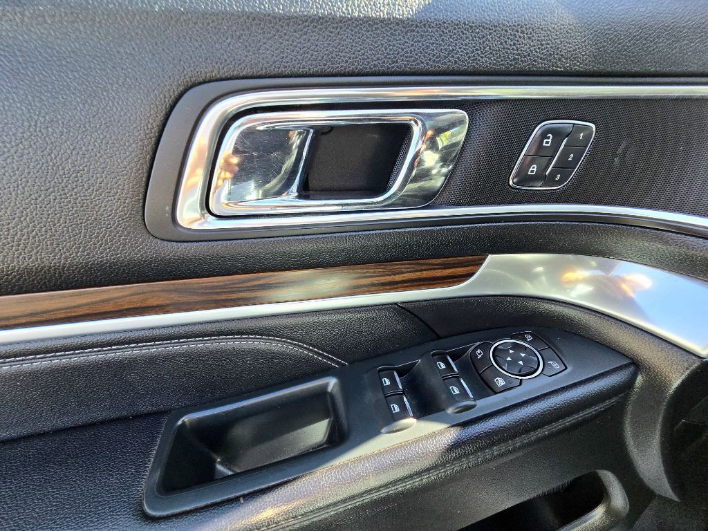2018 Ford Explorer Image 16