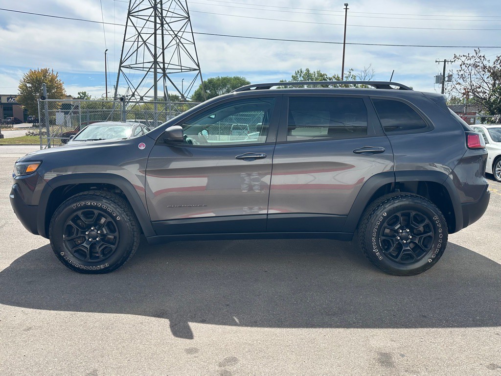 2019 Jeep Cherokee Image 2