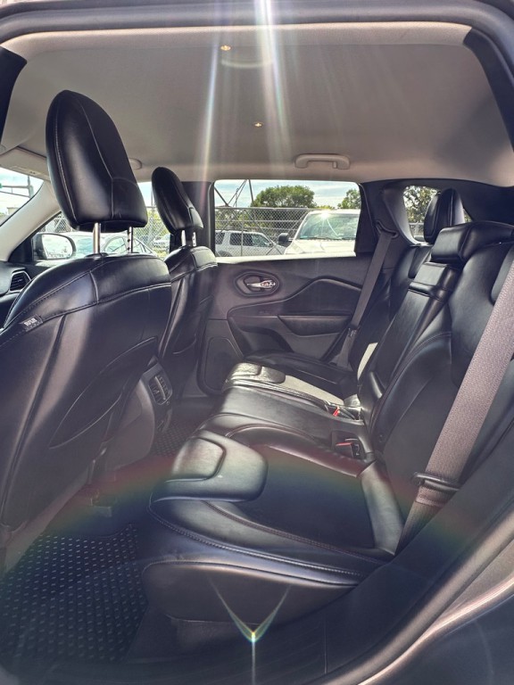 2019 Jeep Cherokee Image 8