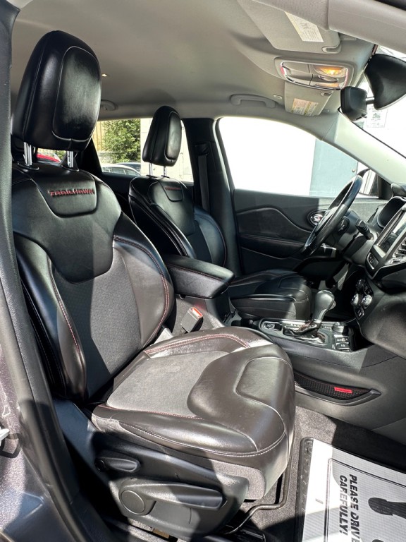 2019 Jeep Cherokee Image 9