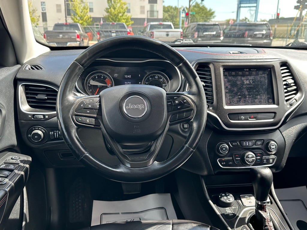 2019 Jeep Cherokee Image 12