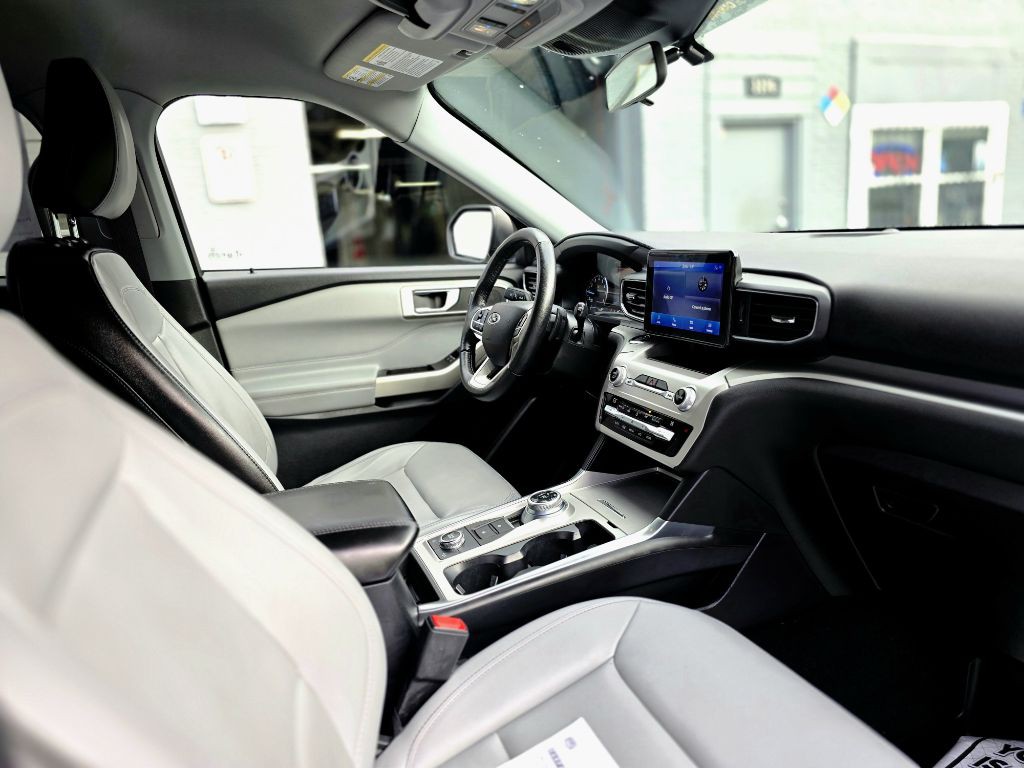 2021 Ford Explorer Image 9