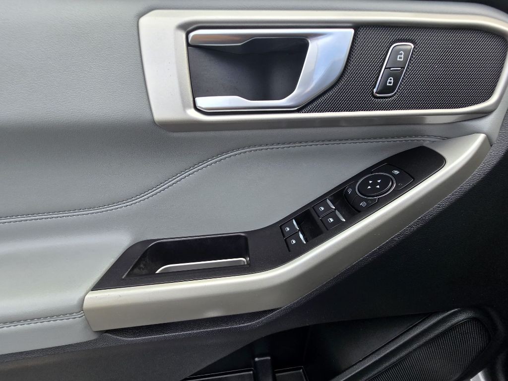 2021 Ford Explorer Image 15