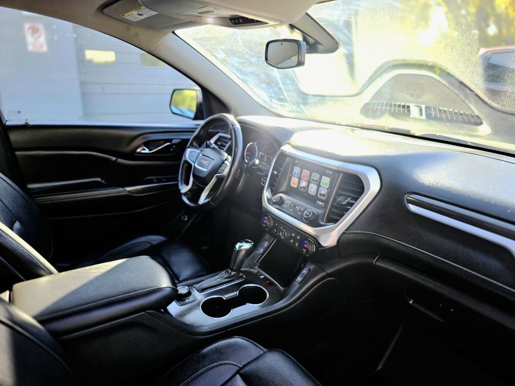 2017 GMC Acadia Image 9