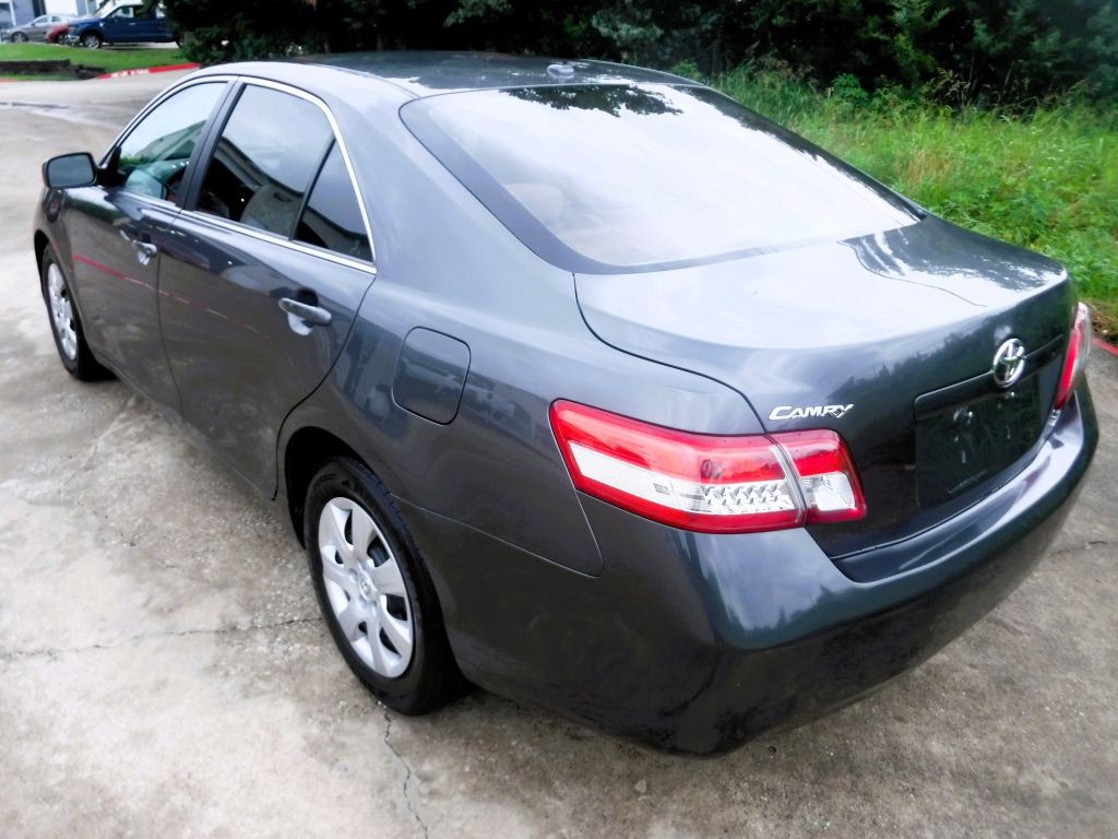 2010 Toyota Camry Image 12