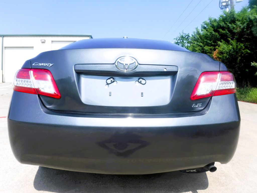 2010 Toyota Camry Image 17