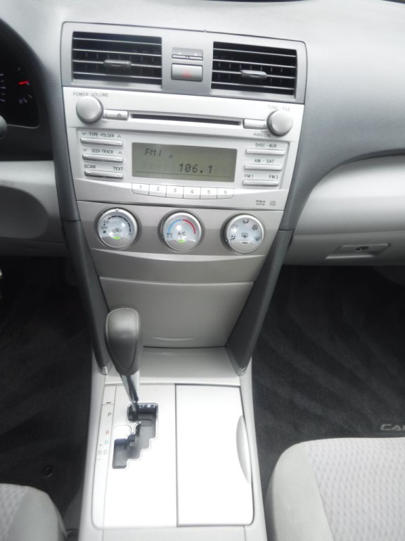 2010 Toyota Camry Image 33