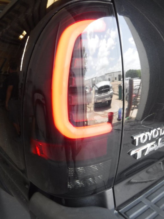 2006 Toyota Tacoma Image 24